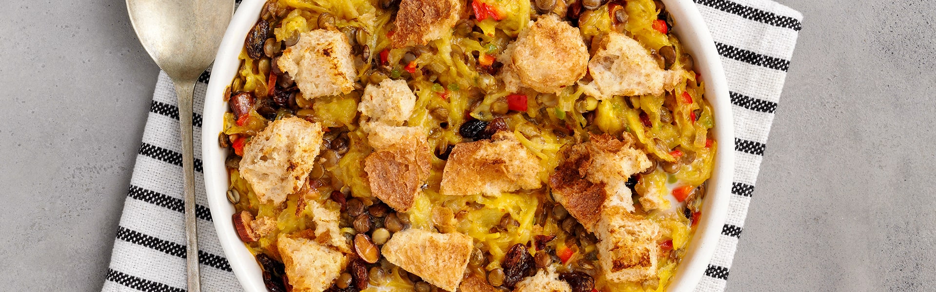 Запеканка с зеленой чечевицей и овощами