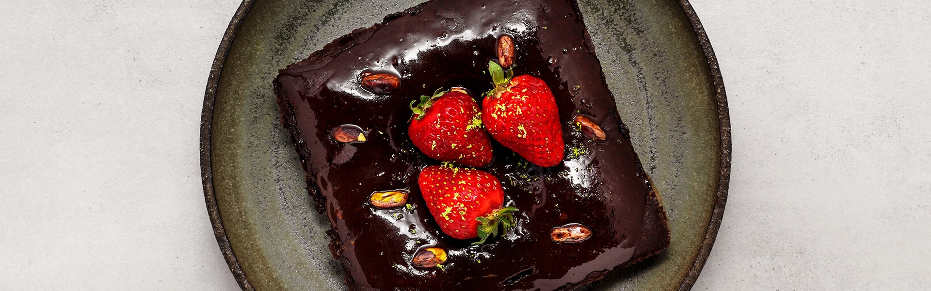 Веганский влажный шоколадный торт